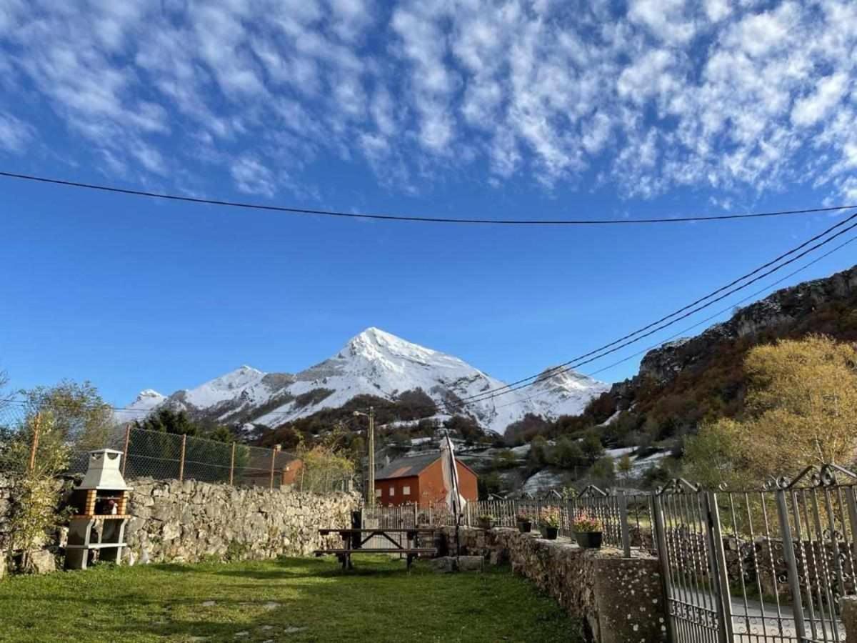 Apartamentos Rurales La Laguna Somiedo Valle de Lago Luaran gambar